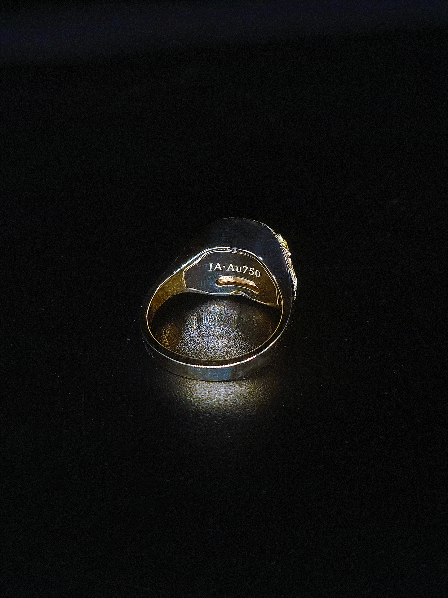 Los Ocultos 18k Gold