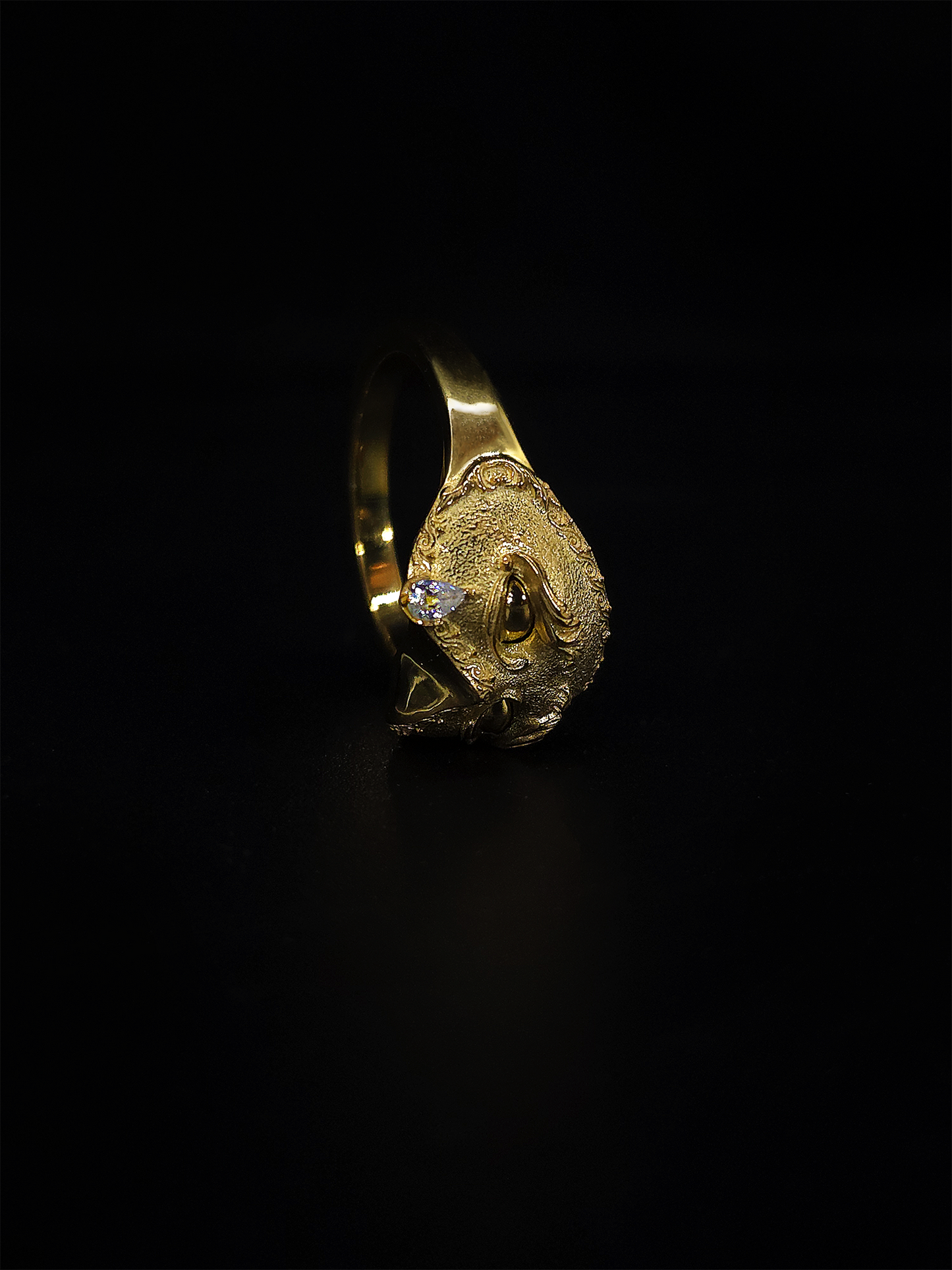 Crainte 18k Gold