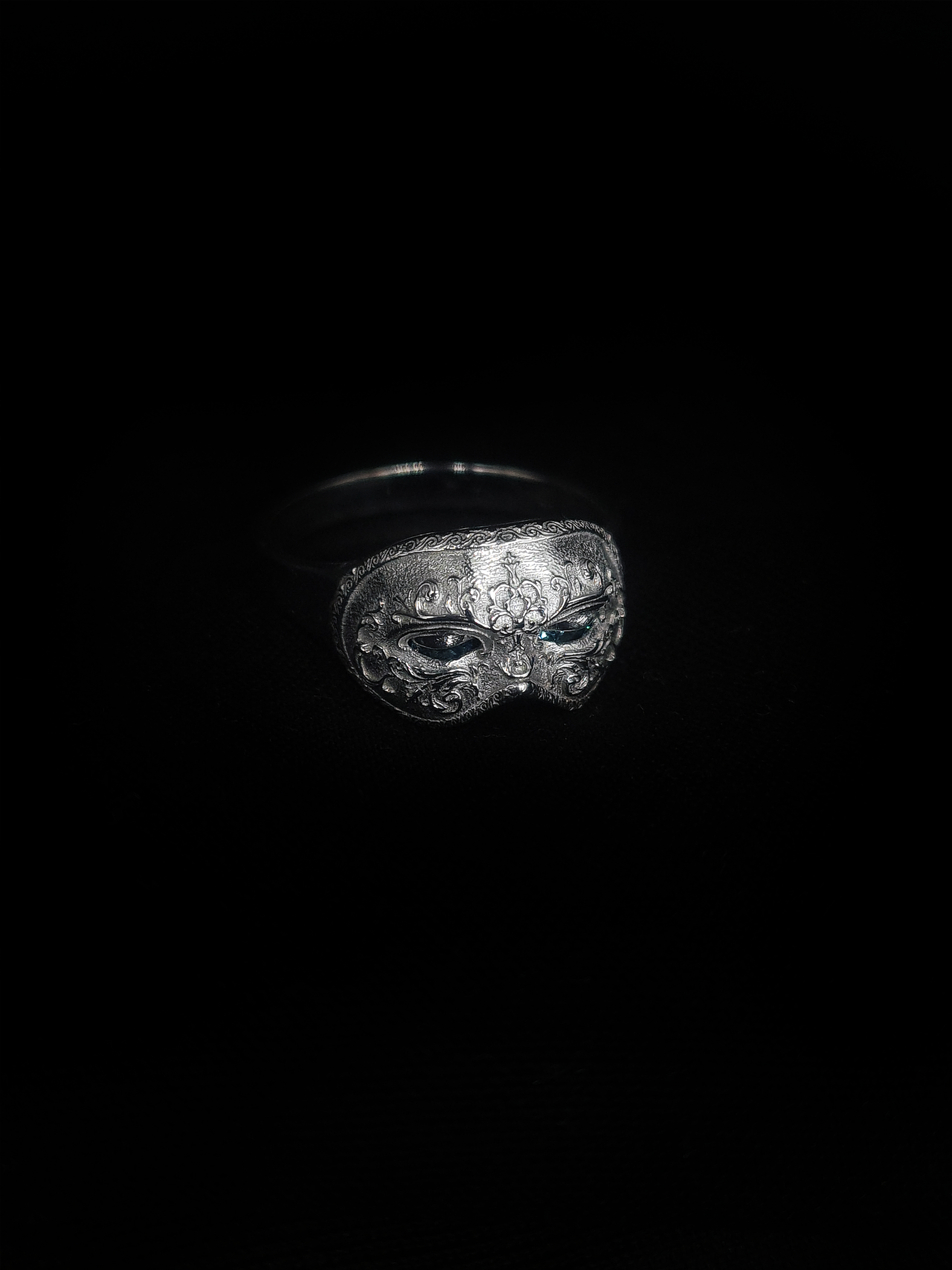 Front view los ocultos silver ring