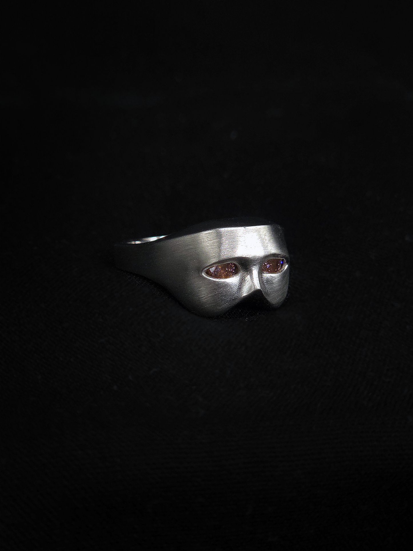 Obscurité 18k White Gold
