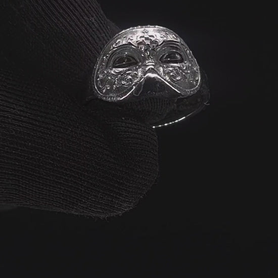 Los Ocultos jewelry ring with moving eyes